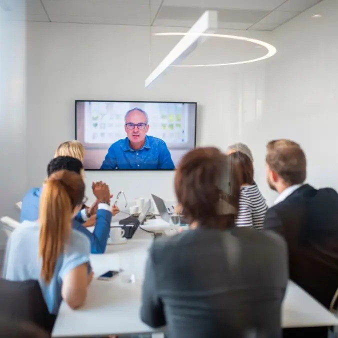 de impact van werkloosheidshervorming wordt besproken in een woonmaatschappij